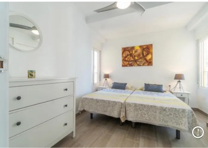 Modern 3 Slaapkamer Appartement, 10 Meter Van Strand