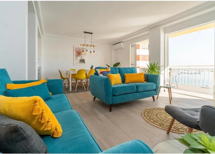 Modern 3 Slaapkamer Appartement, 10 Meter Van Strand